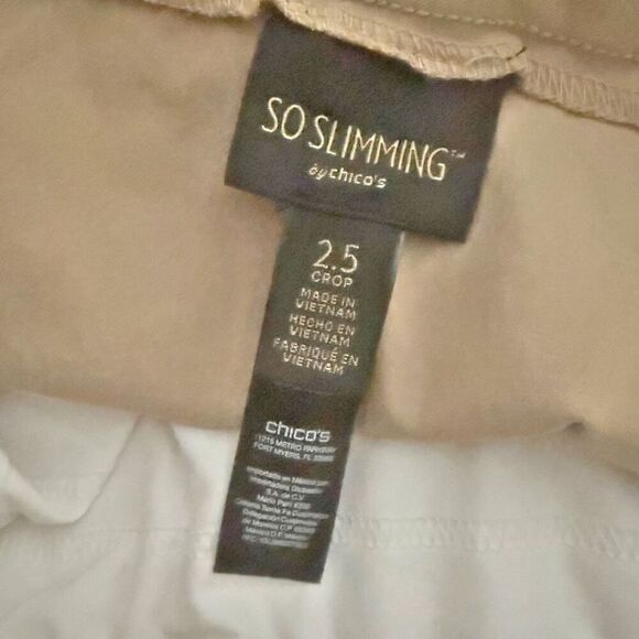 CHICO'S | So Slimming Khaki Crop Pants Pull On Slim Pants | Size 2.5 (Large, 14) - Picture 6 of 7